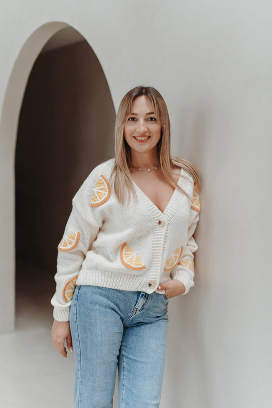 Veronika™️ Cardigan mit Orangenstickerei (Creme)