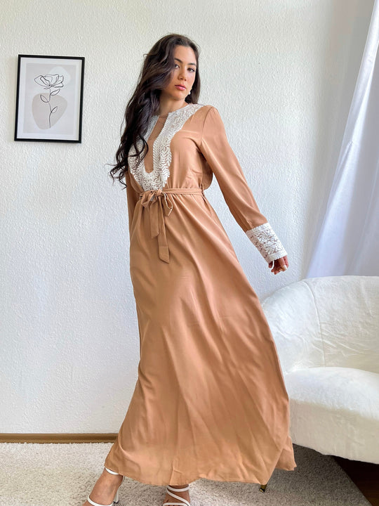 Romy™️ Langes Kleid mit Stickerei